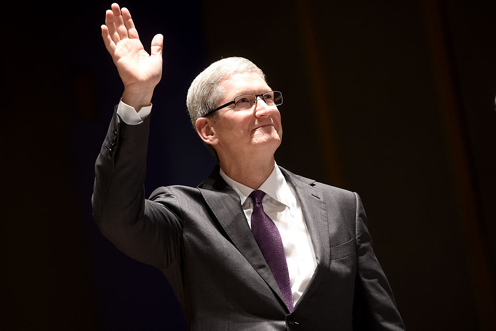 Tim Cook visita India por primera vez como CEO de Apple