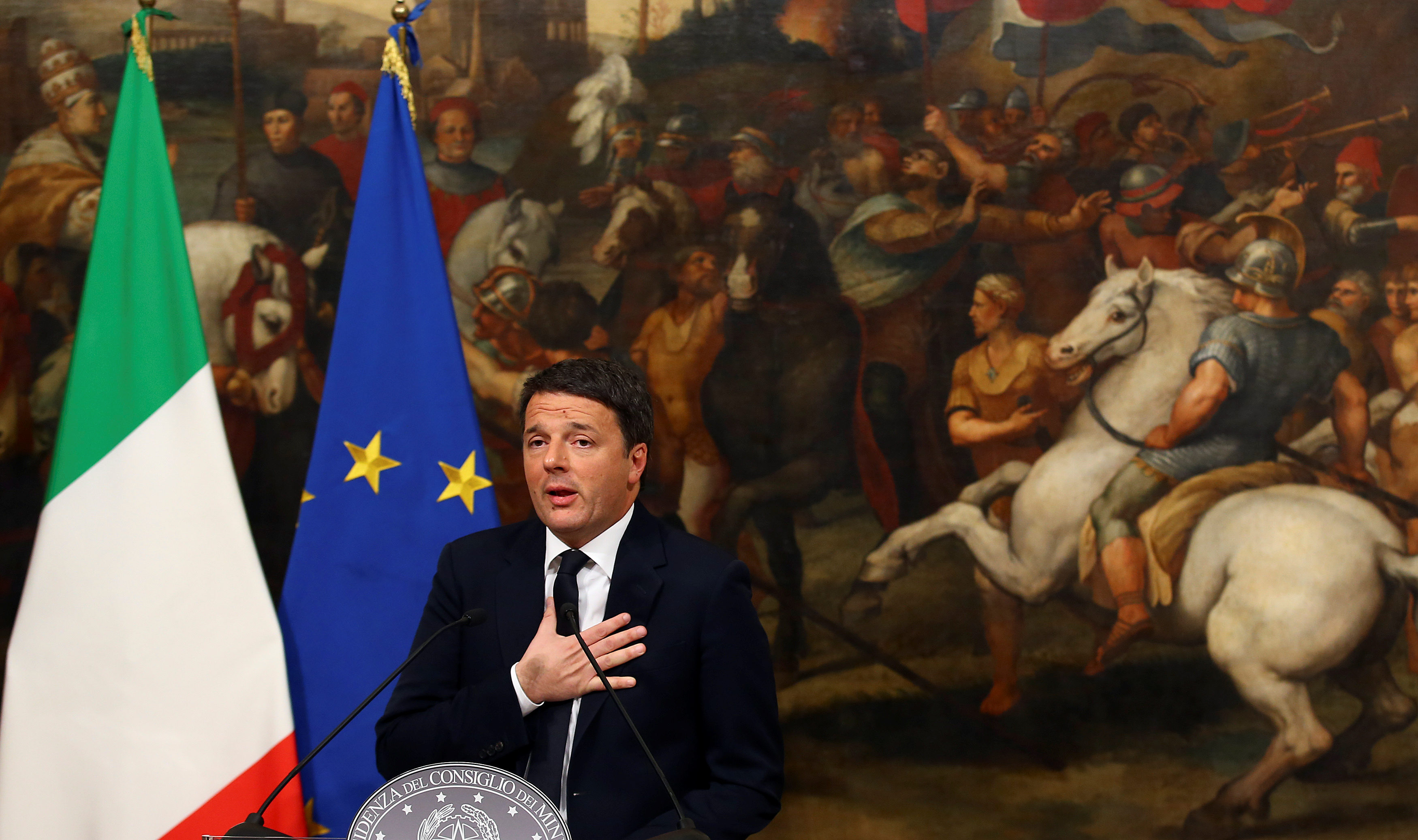 Presidente italiano pide a Matteo Renzi congelar su renuncia temporalmente