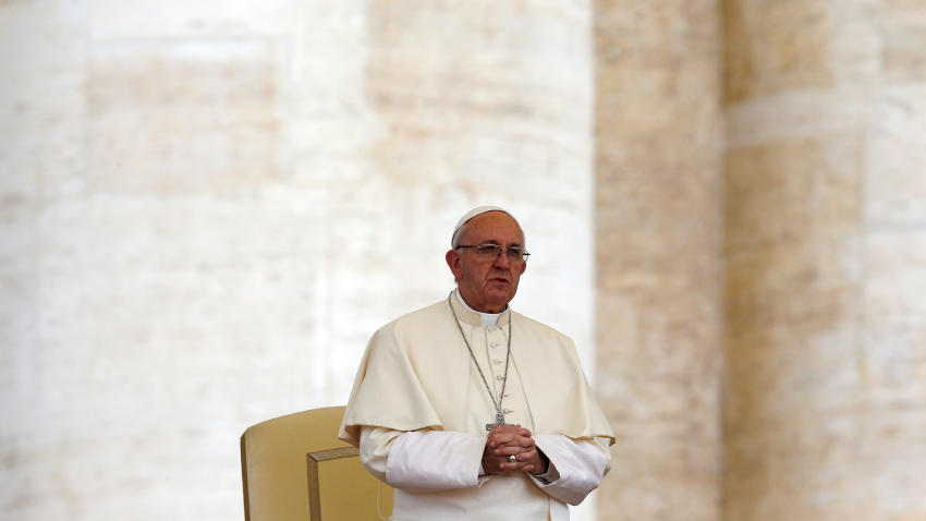 La Iglesia Católica prohíbe esparcir cenizas de los muertos o tenerlas en casa